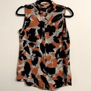 Banana Republic Sleevless Button Down Top